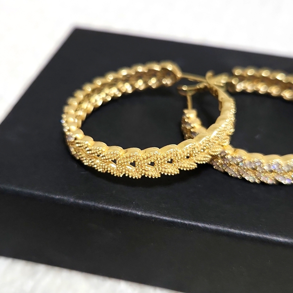 Hoop Earings - Picture 2 of 4